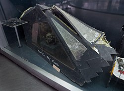 250px-F-117_Canopy_%28shot_down_over_Ser
