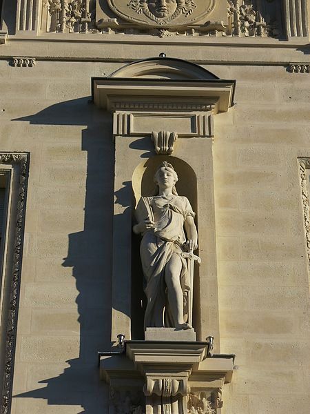 File:Facade sud du palais de Justice de Paris - le Droit.jpg