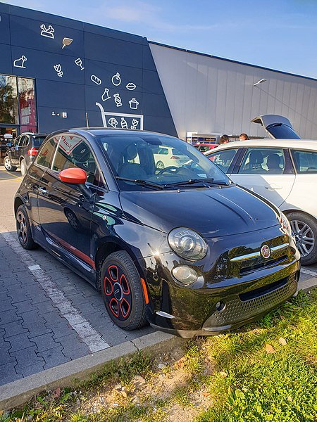 File:Fiat 500e in Slovakia.jpg