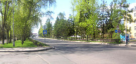 Вид на ул. Фёдоровский ручей со стороны Славной улицы. Вдали — выезд на мост Александра Невского