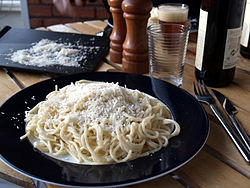 Parmesan: Egenskaper og bruk, Produksjon, Beskyttelse av navn