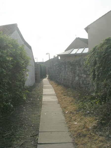 File:Footpath - Moor Lane - geograph.org.uk - 2662722.jpg