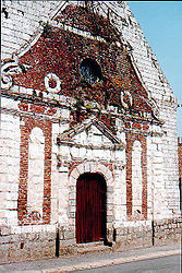 Entrada a la iglesia de Santa Ana