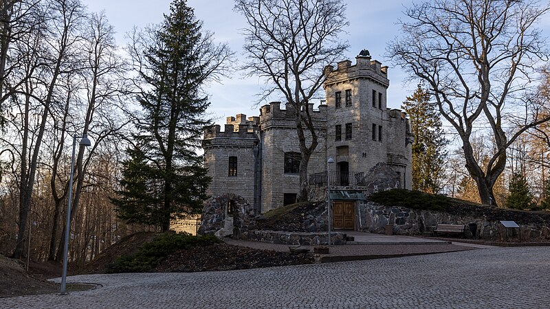 File:Glehn Castle - Apr 28, 2021.jpg
