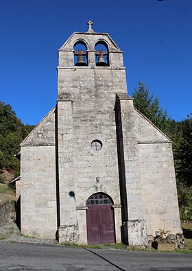 Vue de la façade avec son clocher-mur.