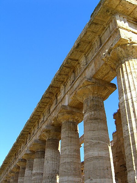 File:Greek Temple Ruins in Paestum.jpg