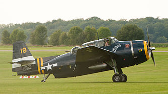 English: Grumman (General Motors) TBM-3E Avenger (reg. HB-RDG (19/53319), cn 3381, built in 1945). Engine: Wright Double Cyclone R-2600-20. Deutsch: Grumman (General Motors) TBM-3E Avenger (Reg. HB-RDG (19/53319), cn 3381, Baujahr 1945). Motor: Wright Double Cyclone R-2600-20.