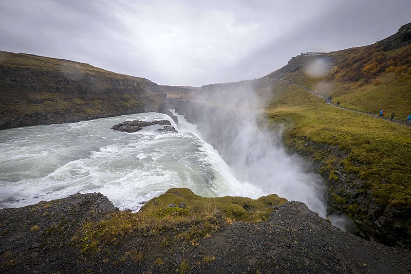 File:Gullfoss (Golden Falls) is a waterfall located in the canyon of Hvítá river in southwest Iceland. (22111403239).jpg