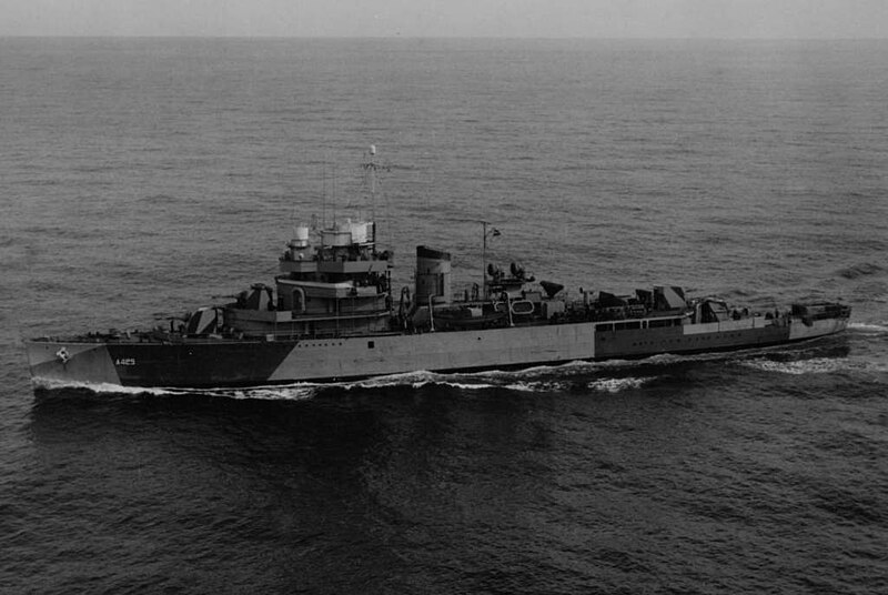 File:HNLMS Van Kinsbergen (1939).jpg