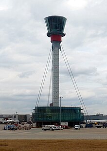 Tower des Flughafens Heathrow