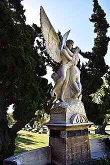 La estatua Reunión, encargada por Alfredo Codona para la tumba de Lillian Leitzel en Inglewood Park.