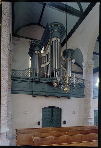 File:Interieur, aanzicht orgel, orgelnummer 1590 - Waalwijk - 20349246 - RCE.jpg