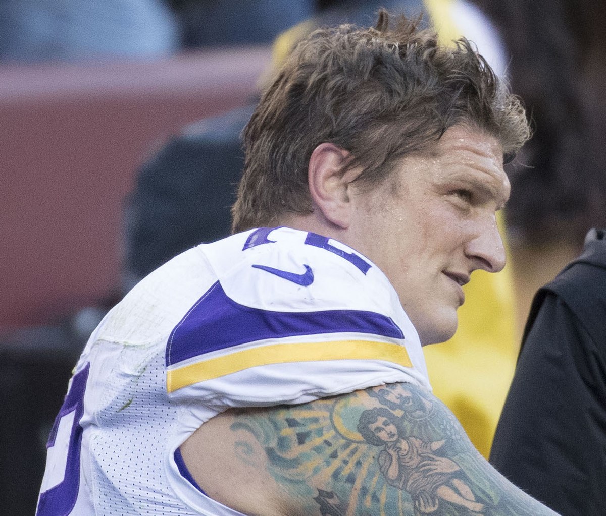 Vikings sign veteran tackle Jake Long for ailing line