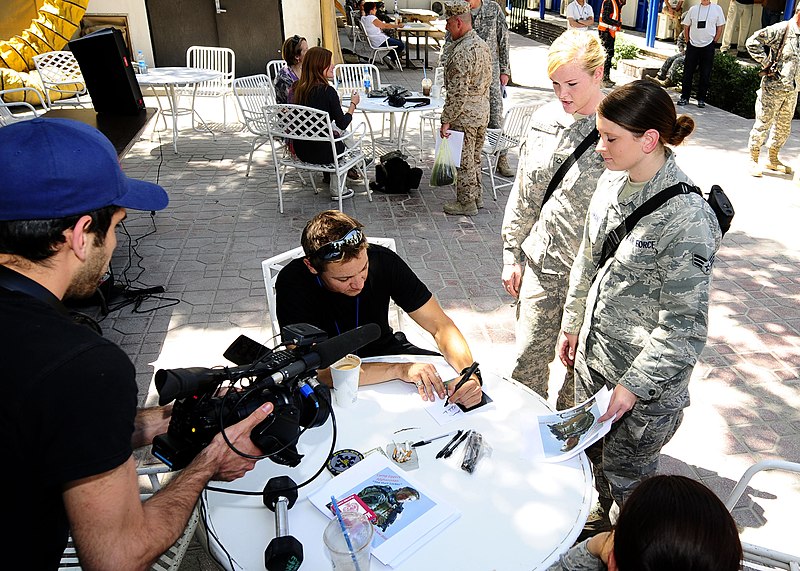 File:Jeremy Renner visits coalition servicemembers in Afghanistan (4741575937).jpg