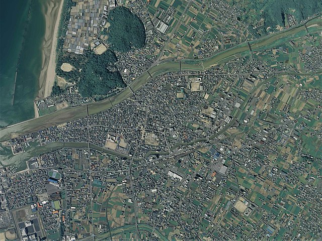 Aerial view of Kan'onji city center