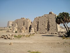 Huitième pylone, construit par Hatchepsout, Karnak.