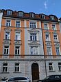 Königinstraße 51; Mietshaus, Neurenaissance, Ende 19. Jh., bei Wiederaufbau stark erneuert. This is a picture of the Bavarian Baudenkmal (cultural heritage monument) with the ID D-1-62-000-3548 (Wikidata)