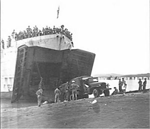 LST-419 Morotai 27 oktober 1945.jpg