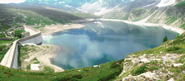 Vue d'ensemble du lac d'Avino.png