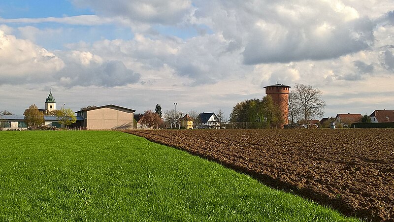 File:Landappbw 785861 1817 Blick auf den Ortsrand mit den Wassertürmen Frickenhofen.jpg