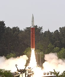 Lançamento do míssil interceptor de defesa contra mísseis balísticos DRDO para um teste ASAT em 27 de março de 2019.jpg