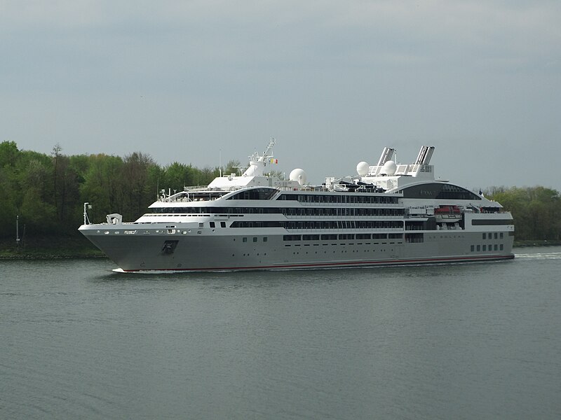 File:Le Soléal in Kiel Canal II.jpg