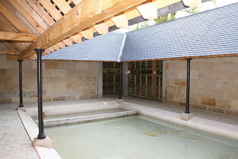 File:Le lavoir après sa rénovation.1.jpg