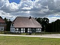 Wohnhaus aus Fachwerk gegenüber der Kapelle