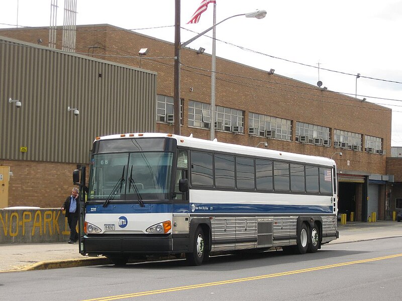 File:MTA New York City Bus MCI D4500CT 2211.jpg