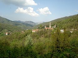 Melihat dari Maggiolo di comune dari Mongiardino Ligure.