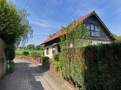 Haus am Wanderweg nach Lichtenplatz