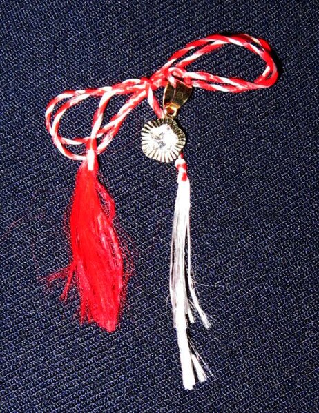 File:Martisor jewel 1.jpg