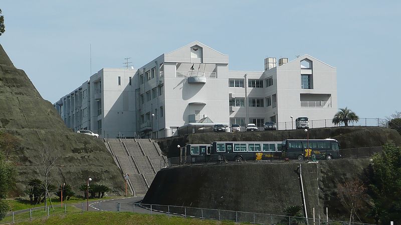 File:Miyazaki Daiichi Junior & Senior Highschool 2009.JPG