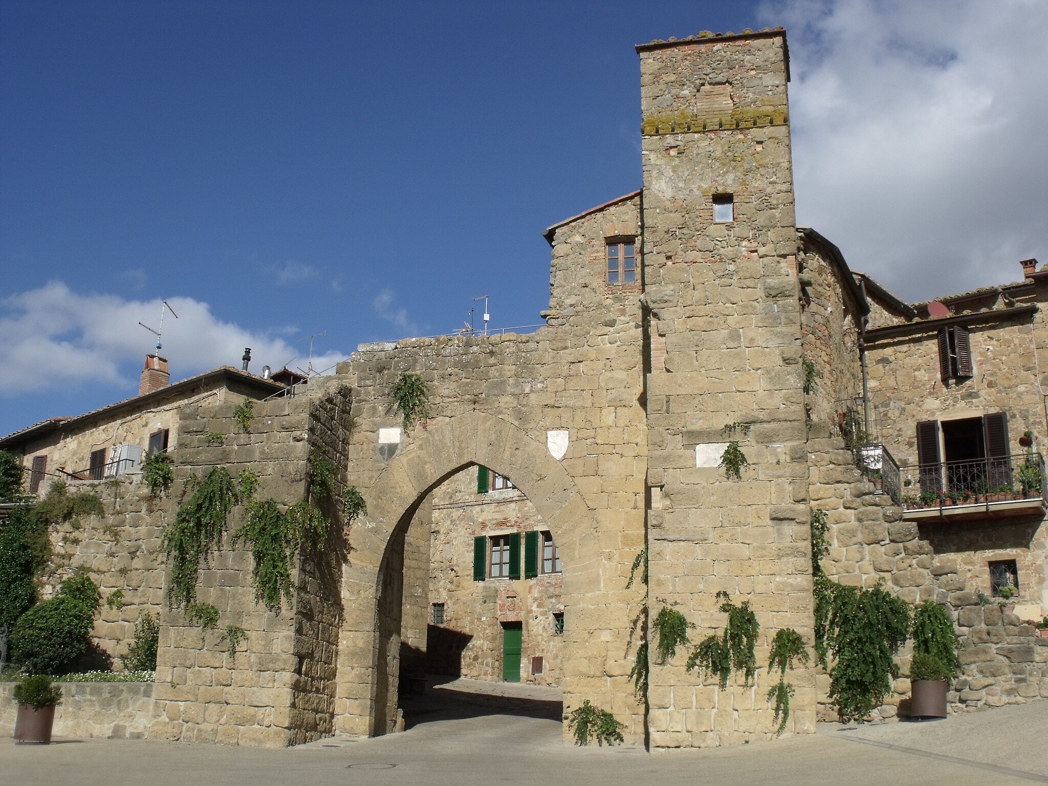 Monticchiello, Porta Sant Agata