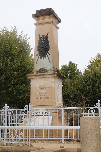 File:Monument morts Dortan 1.jpg