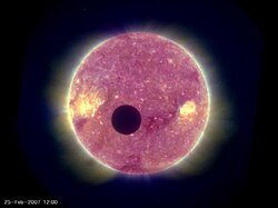 ملف:Moon transit of sun large.ogv