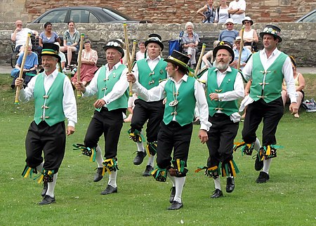 Tập tin:Morris.dancing.at.wells.arp.jpg