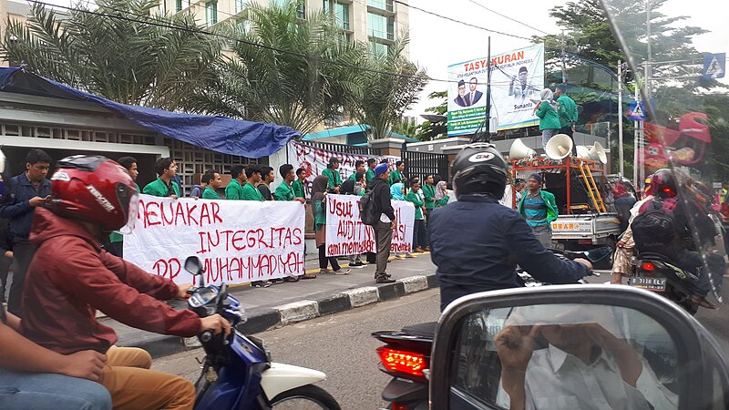 File:Muhammadiyah Demonstration in Head Office 01.jpg