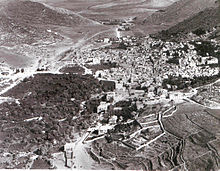 Nablus um 1918, aufgenommen von Osten auf 1000 Fuß Flughöhe, Autor unbekannt. Im Vordergrund liegt der moderne Stadtteil aš-Šuaytrah.