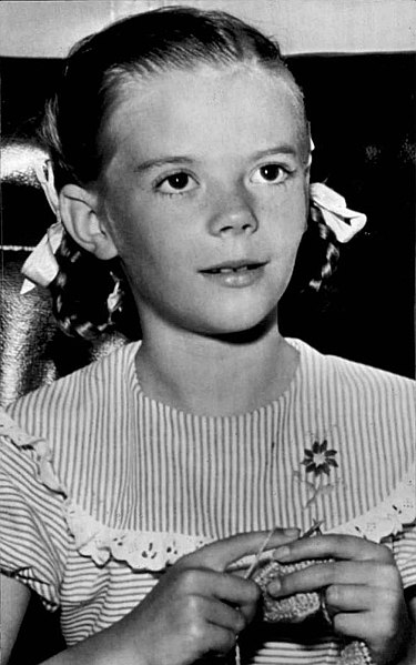 File:Natalie Wood 1947 photo.jpg