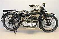 Nimbus 750 cc uit 1922, met "Kachelpijp" en zesbuizenvoorvork