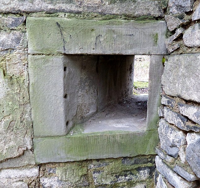 File:Old Auchans Farm, internal through wall communication feature.JPG