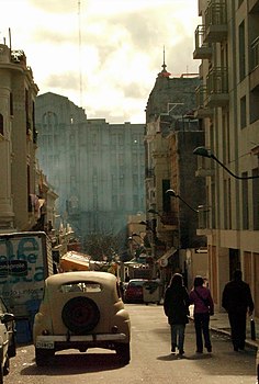 Стара улица у Монтевидеу, Уругвај.