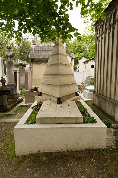 File:Père-Lachaise - Division 4 - Fremont 04.jpg