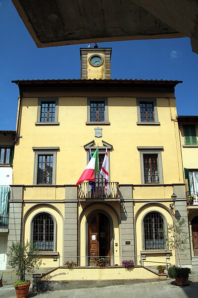 File:Palazzo Comunale (Londa) 02.jpg