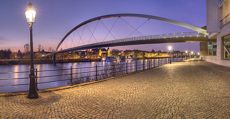 File:Panorama-bridge2.jpg