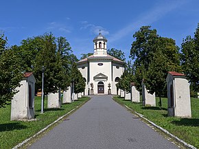 Petřvald - kostel sv. Jindřicha s křížovou cestou (srpen 2021).jpg
