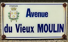 Foto eines Straßenschildes in der Stadt Étaples - Avenue du Vieux-Moulin.jpg