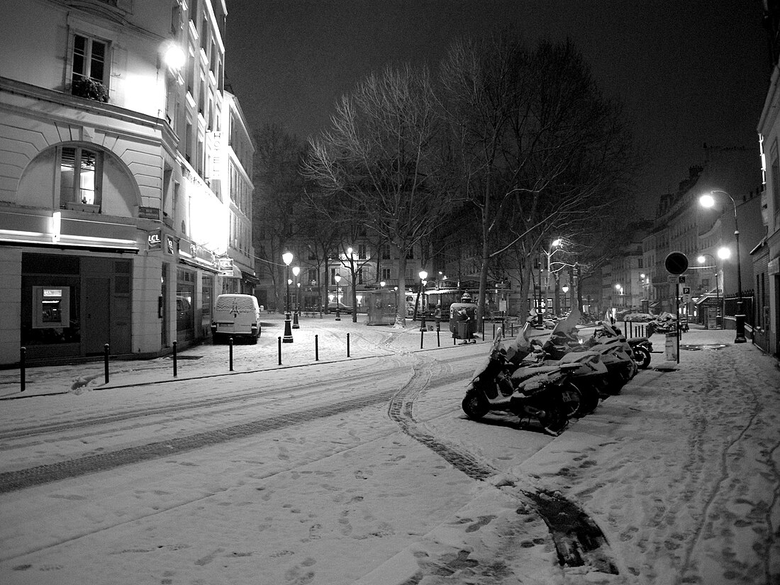 File:Place des Abbesses.JPG