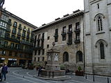 Placeta de Santiago, davant de la catedral de Bilbao.